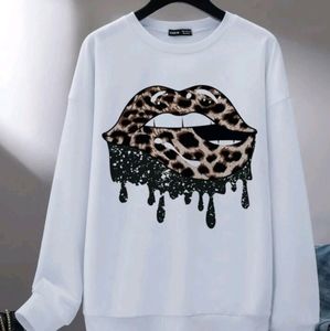 Leopard lip print drop shoulder sweatshirt.